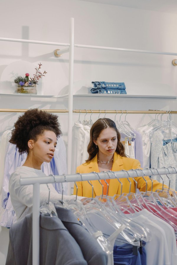 Pourquoi le shopping en ligne révolutionne-t-il l'achat de vêtements pour femmes